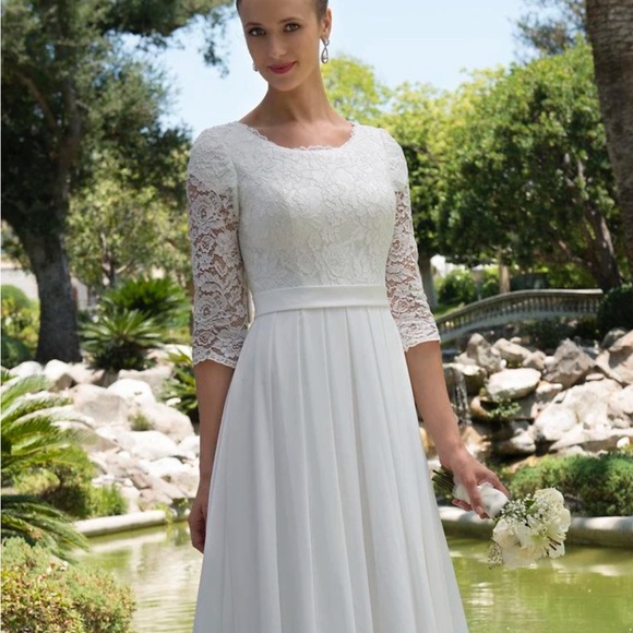 Brand New Custom Wedding Dress - Picture 2 of 13